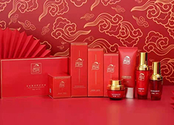 瑞蛇迎春，福滿人間，西采清顏愿你萬事如意春意盎然！