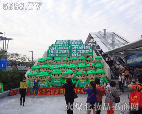 �𱬿�ͨ��ģ����������䏊(qi��ng)��Č��������I(y��)���[���ϳɞ����c