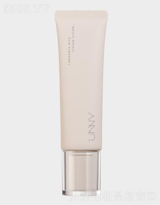 ���RƷ�ƹ������޹�˾�����˸й��p���ɫ��˪