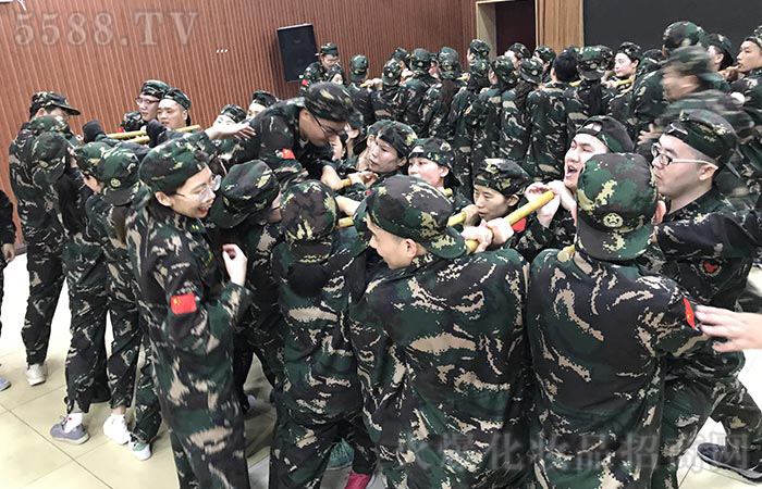一榮俱榮、一損俱損；一個團(tuán)隊的榮譽(yù)是需要每一個人都用心負(fù)責(zé)參與完成的！
