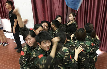 夢想因追求而精彩，個體因團(tuán)隊而強(qiáng)大！