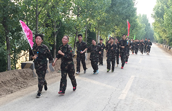 徒步行軍：行動的力量，堅持的力量，團(tuán)隊的力量！